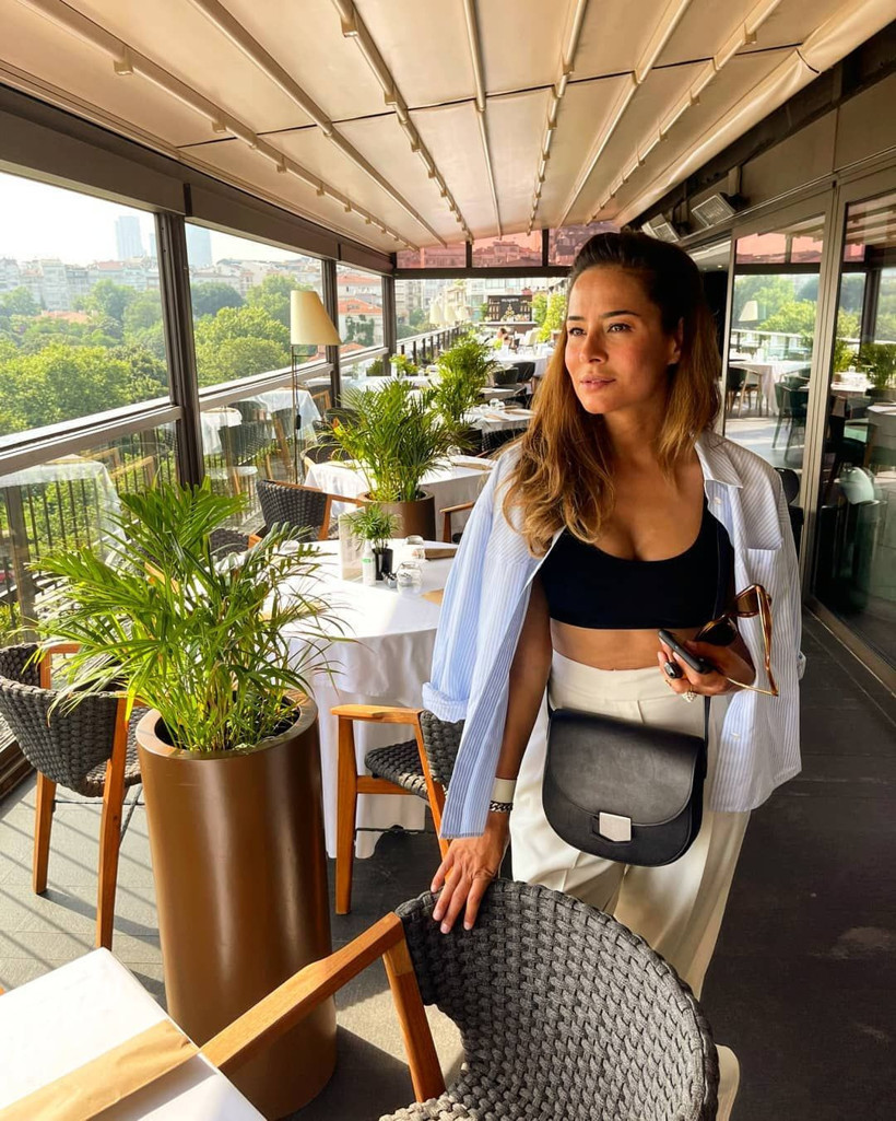 Yeni işini duyan inanamadı! Payitaht Abdülhamid ve Kınalı Kar yıldızı Özlem Conker oyunculuğu bıraktı - Resim: 4