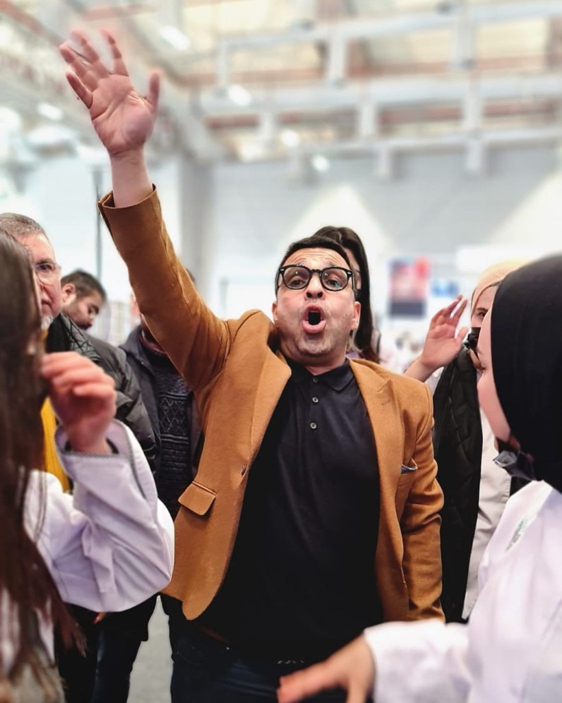 Özel görüntülerin elimde! Garsonu taciz etti denmişti Okan Karacan'a şantaj şoku - Resim: 2