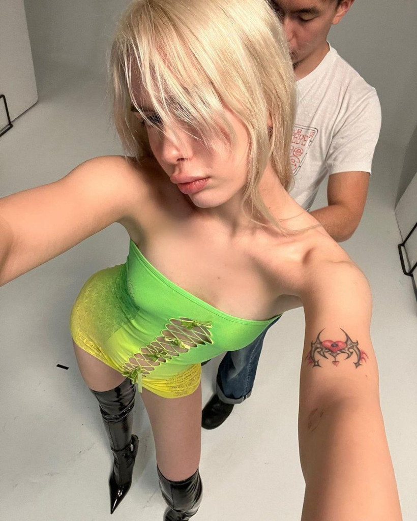 Aleyna Londra'dan paylaştı iç çamaşırsız giydiği elbise olay oldu - Resim: 3