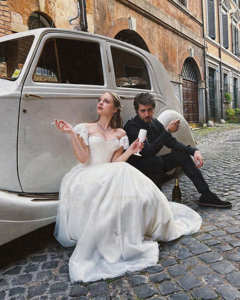 İpek Filiz Yazıcı kardeşiyle paylaşım yaptı hangisi ünlü oyuncu kimse anlayamadı! - Resim: 2