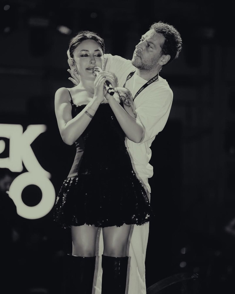 Ünlü şarkıcı Melek Mosso sahnede kafa üstü düştü! "Dua istedi"... - Resim: 2