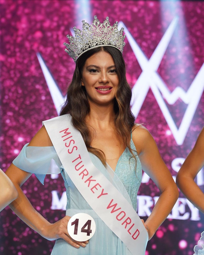 Torpil iddiasına bakın ne dedi! Miss Turkey 2021 güzeli Dilara Korkmaz 'kıyamıyorum' deyip konuştu - Resim: 2