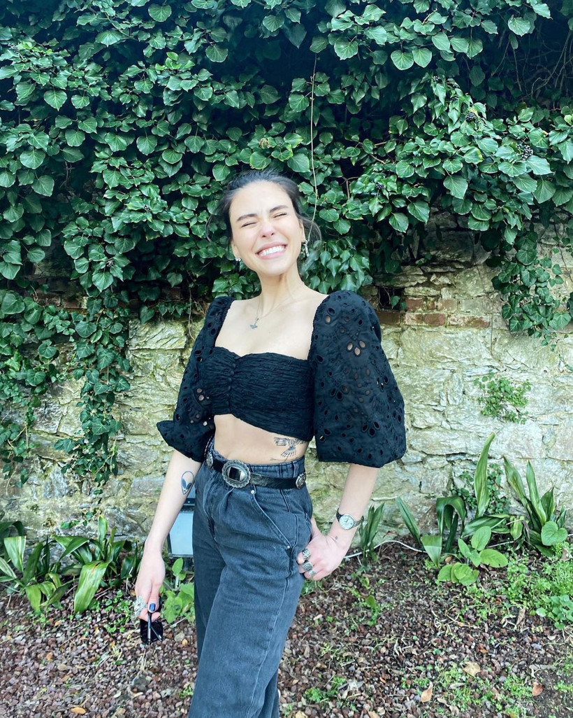 Taciz mesajlarıyla hayatı kabus döndü! Kafeye giden Baş Belası'nın Füsun'u Dilara Aksüyek şok oldu - Resim: 1