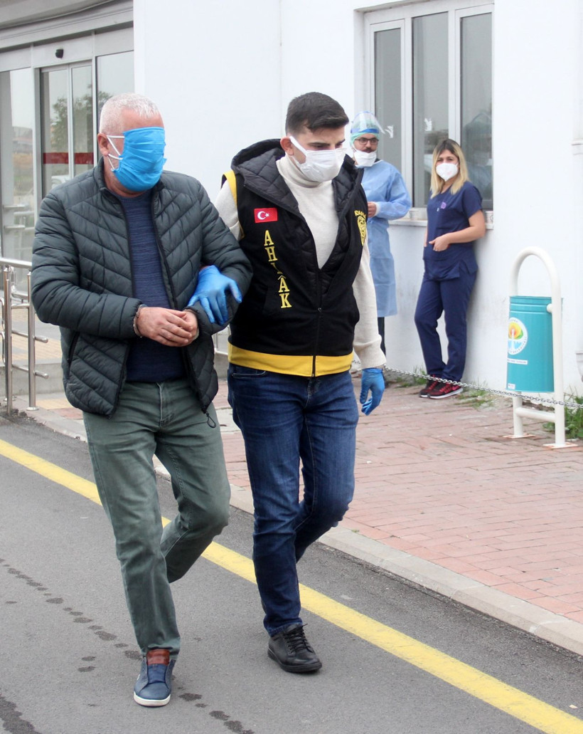 Adana’da şafak vakti fuhuş operasyonu: 5'i kadın 14 kişi gözaltına alındı - Resim: 3