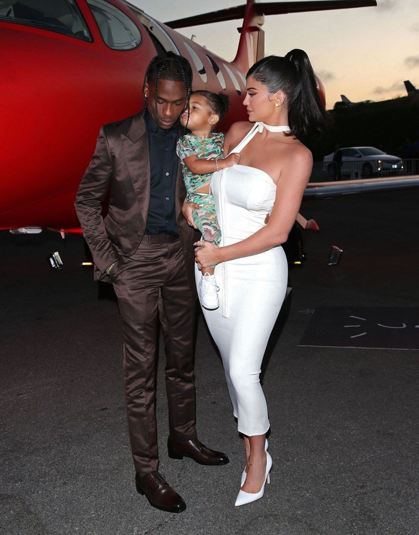 Travis Scott'ın kırmızı halıda Kylie Jenner'a yaptığı hareket olay oldu - Resim: 2