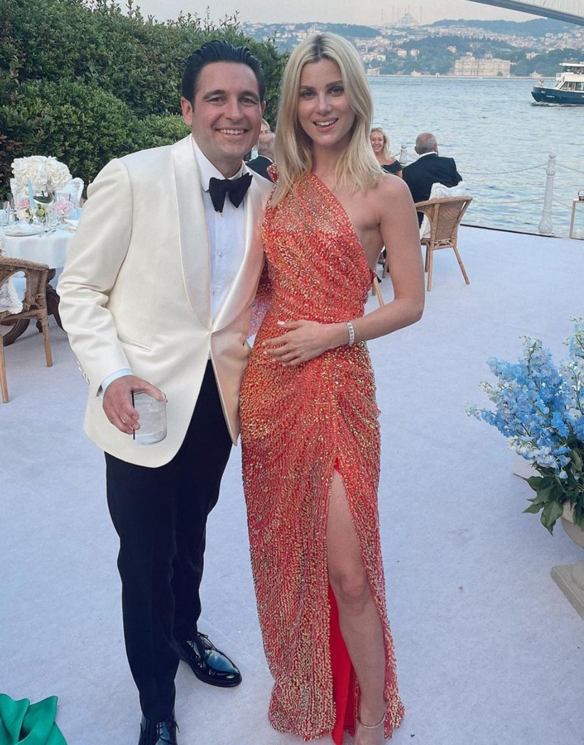 Gayrimeşru çocuk iddiası gündeme bomba gibi düştü! Hacı Sabancı'ya babalık davası açıldı: Avukatından açıklama geldi - Resim: 1