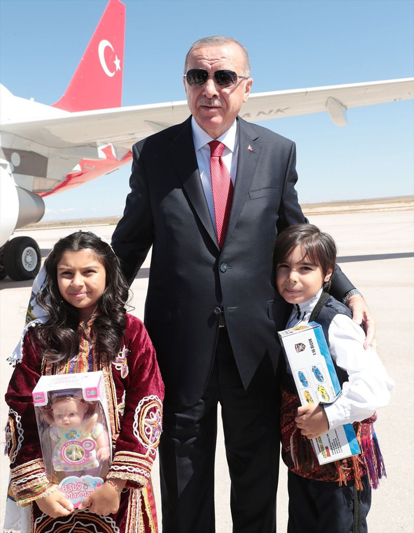 Sivas Kongresi liderleri bir araya getirdi! Beraber tiyatro izlediler İşte çok çarpıcı o kareler - Resim: 1