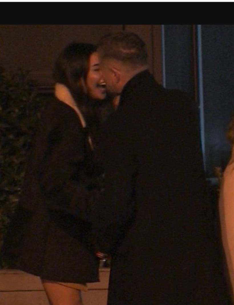 İzlandalı enişte Dilan'ı çabuk unuttu bir kadınla dudak dudağa görüntülendi! - Resim: 3