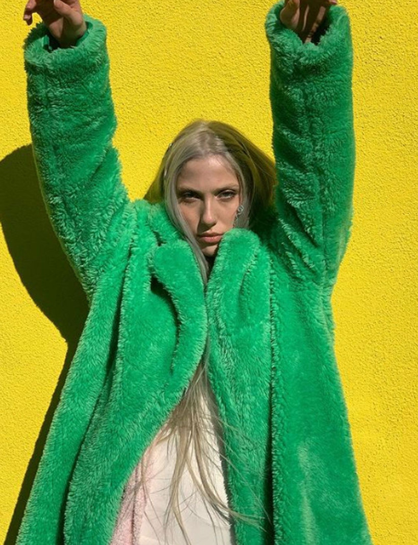 Müzisyen Güneş sahnede saçını kesti! "Saçımı toplayan kişi hariç kimseye özür borcum yok" - Resim: 1