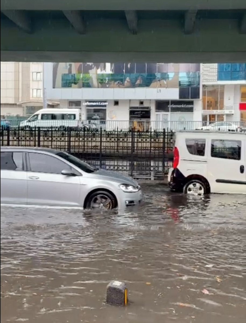 AKOM uyarmıştı! İstanbul'u sağanak vurdu, ilçelerdeki son görüntüler şaşkına çevirdi - Resim: 4