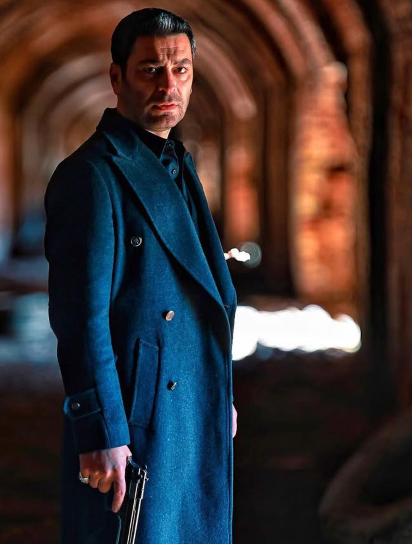 Uzak Şehir oyuncuları Sinem Ünsal ve Ozan Akbaba'ya tepki yağıyor! - Resim: 4