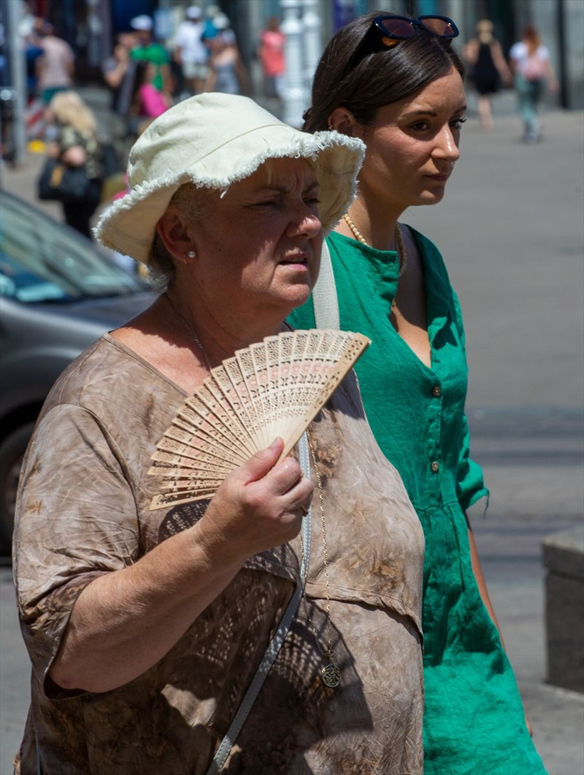 Avrupa cayır cayır yanıyor! Yaşlı kıta sıcak hava dalgasının etkisi altında! - Resim: 2