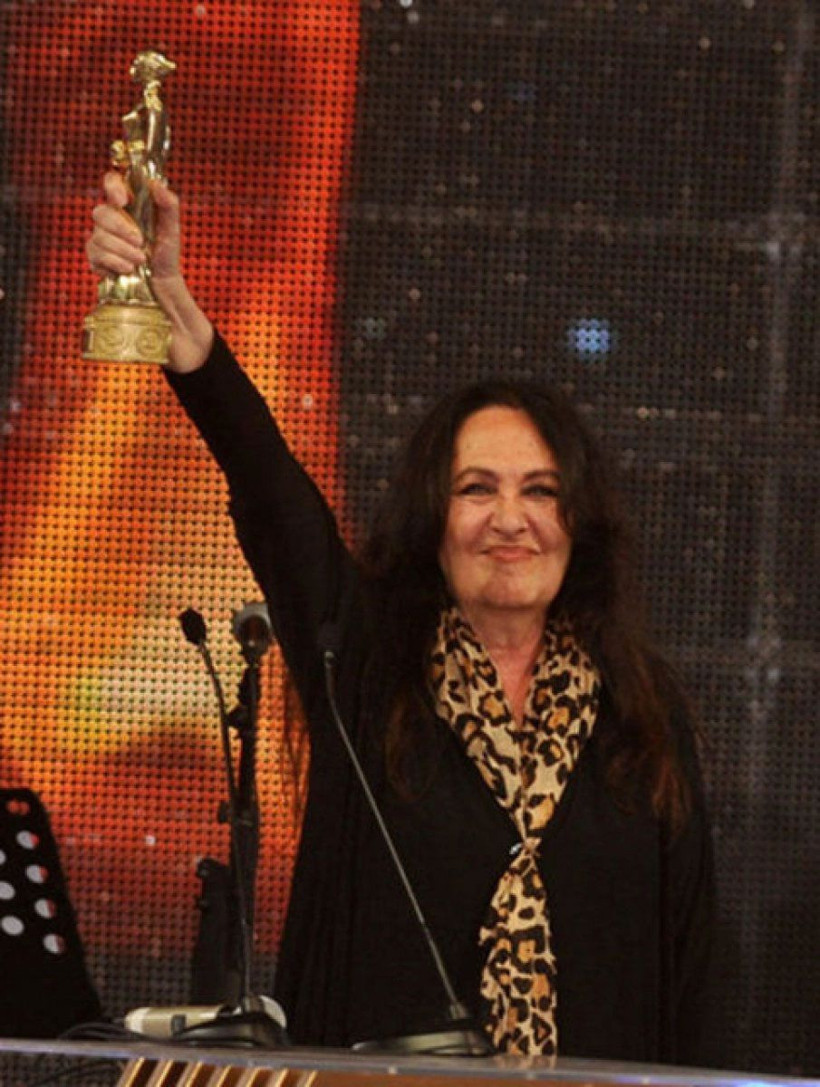 Yeşilçam'ın usta oyuncusu Sevda Ferdağ öldü! Kapıcılar Kralı'nın fettan güzeliydi - Resim: 3