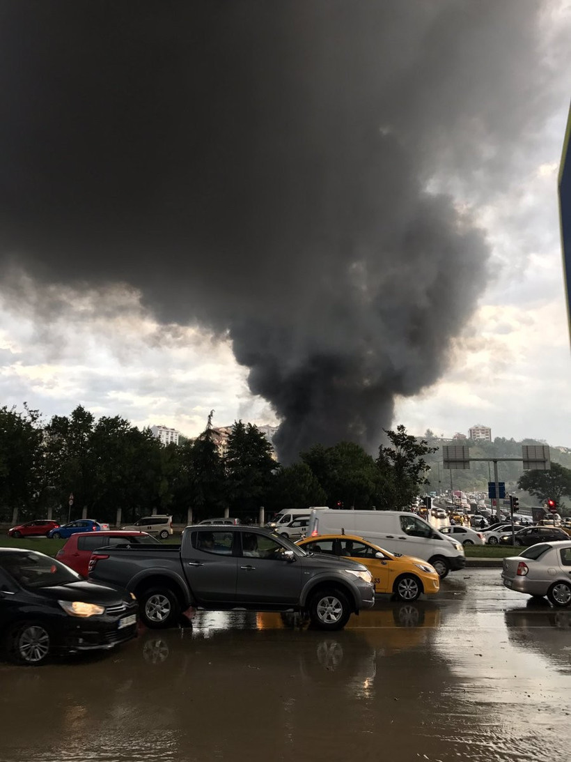 Kağıthane'de bir atölyeye yıldırım düştü - Resim: 2