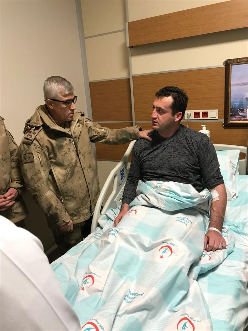 Org. Çetin yaralı askerleri ziyaret etti - Resim: 3