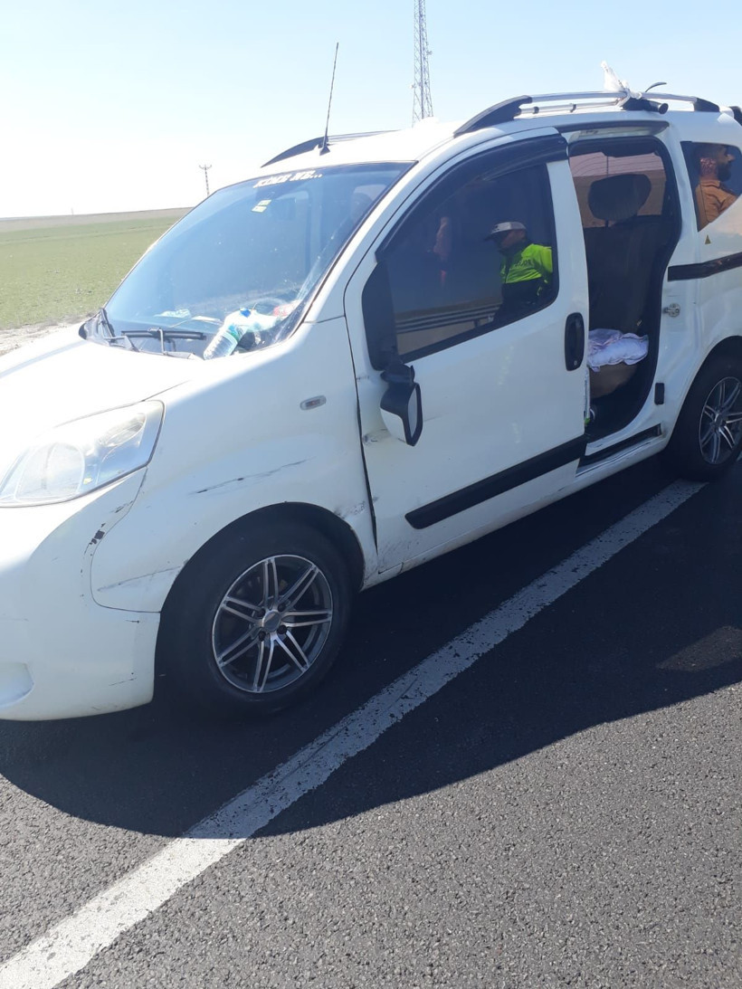 Konya'da otomobilden düşen çocuğun bacağı koptu - Resim: 1