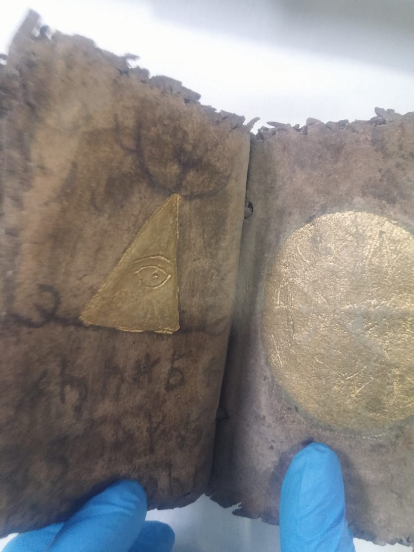 Operasyona İbranice yazılı Tevrat ele geçirildi - Resim: 2