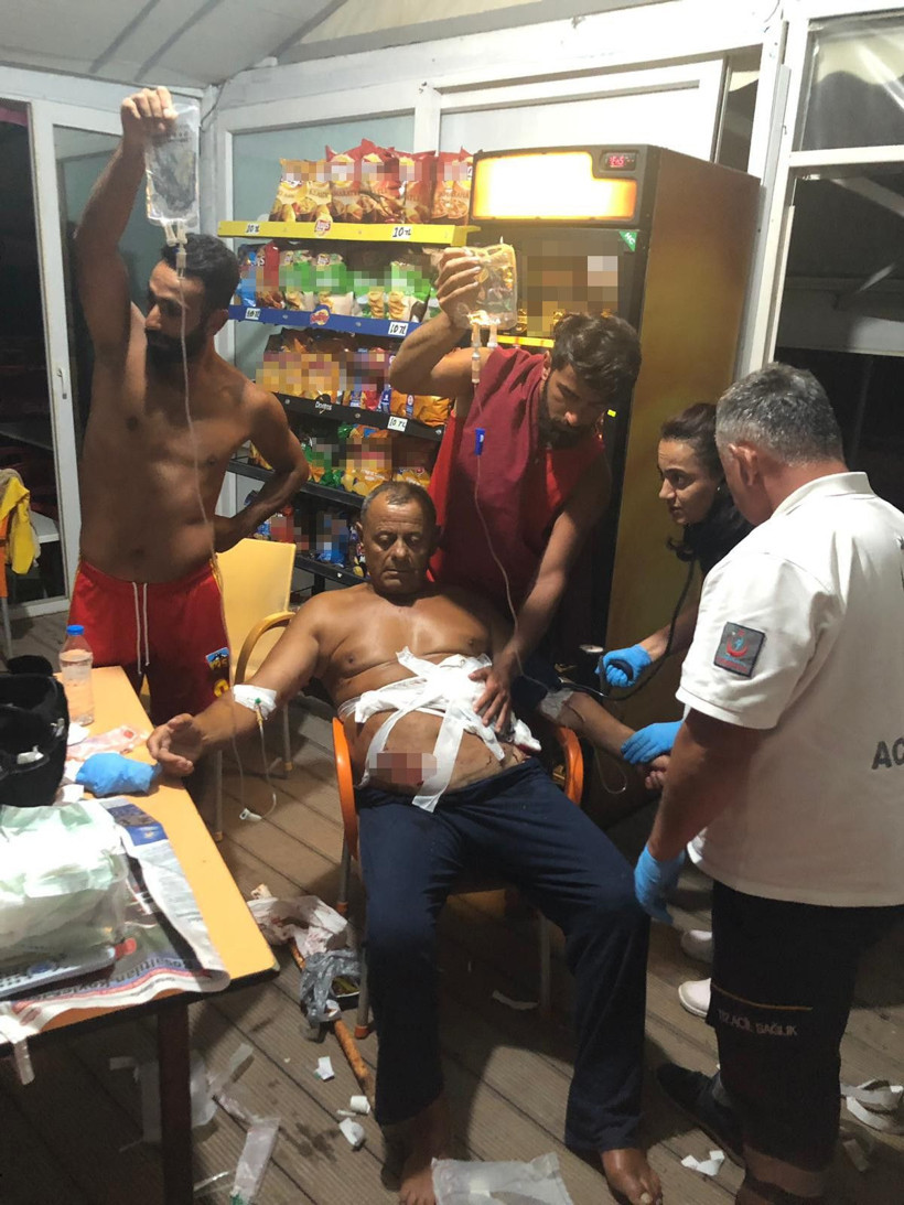 Gürültü yüzünden uyardıkları grubun saldırısına uğradılar - Resim: 1