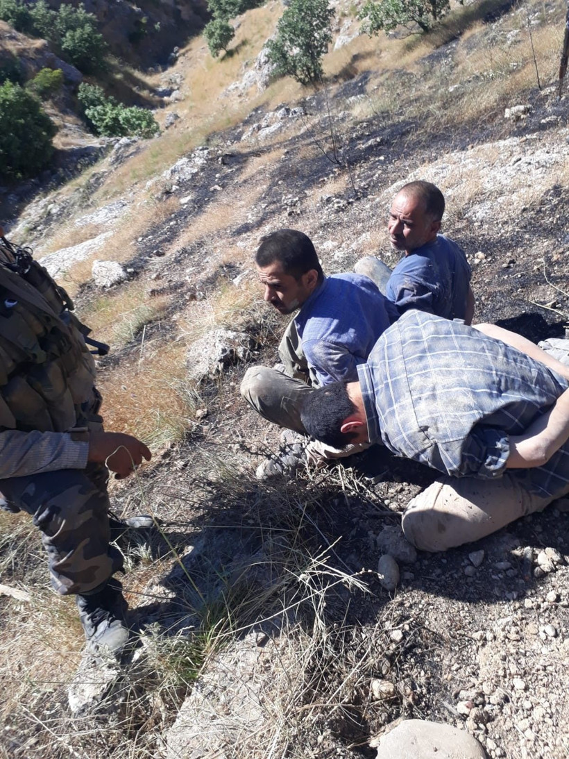 Teröristlerin yakalanma anına ait yeni fotoğraflar çıktı - Resim: 1