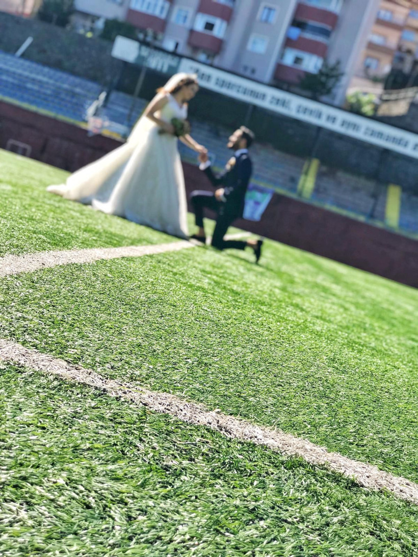 Zonguldaklı çift nikah masasından yeşil sahaya koştu - Resim: 3