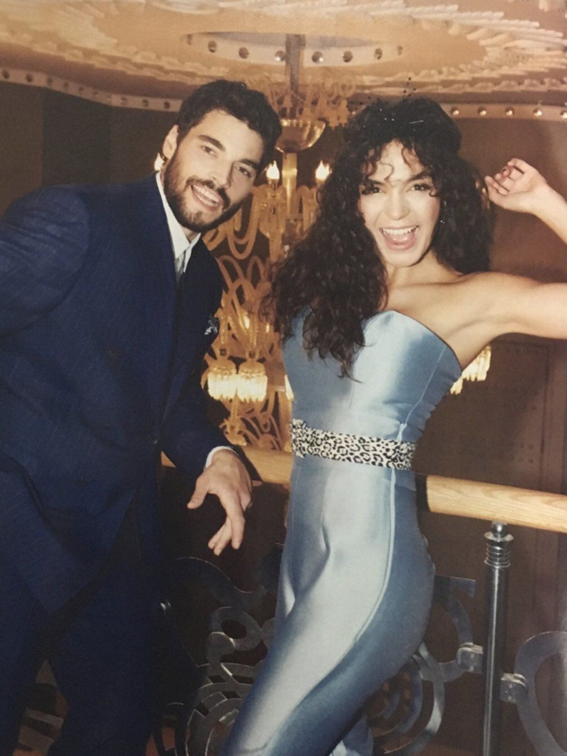 Hercai'nin yıldızları Ebru Şahin ve Akın Akınözü sosyal medyayı salladı! TT oldular - Resim: 2