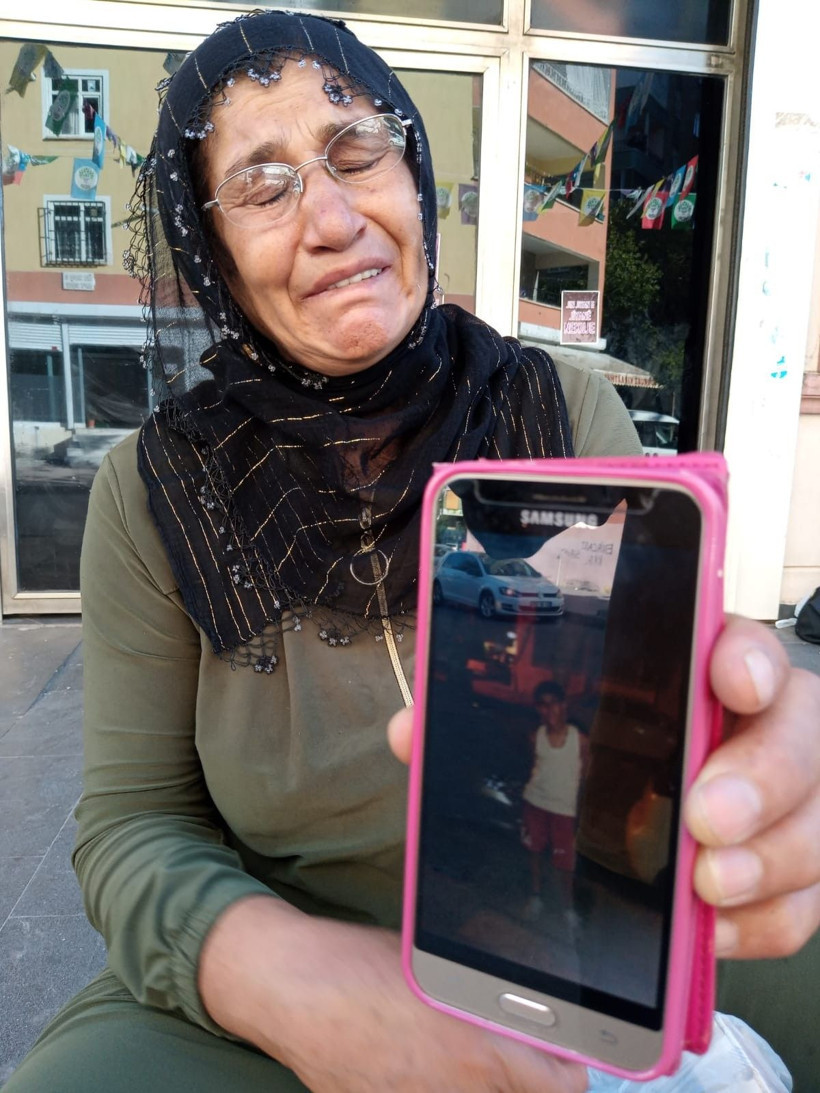 HDP önünde başlatılan eylemler devam ediyor! İşte PKK tarafından kaçırılan o çocuklar - Resim: 3