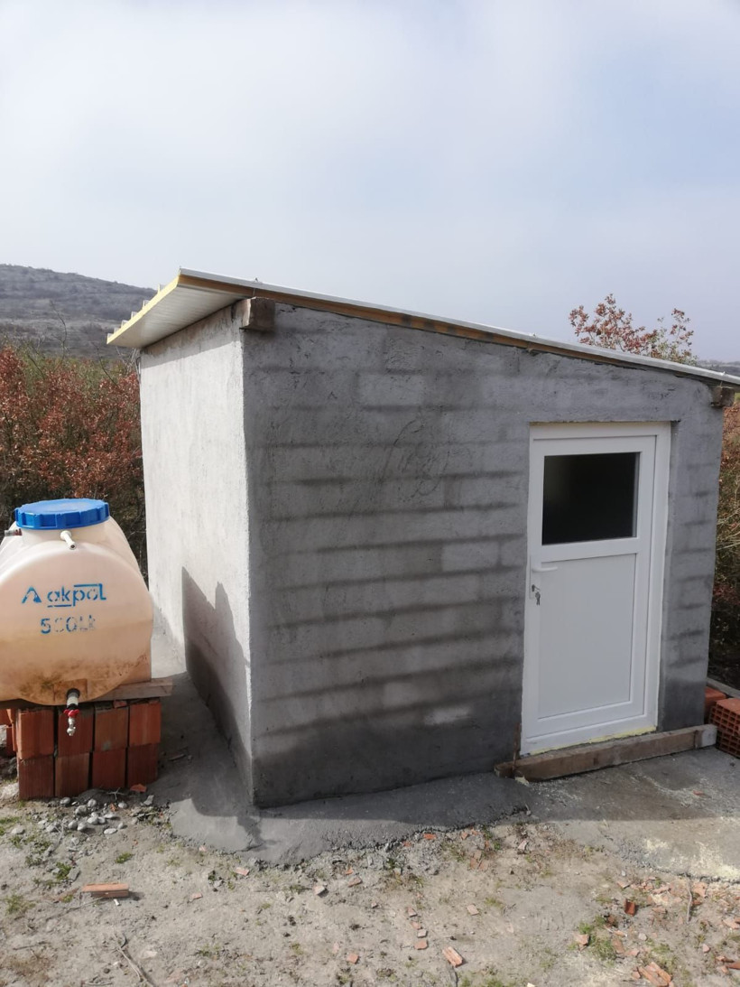 Balıkesir Bigadiç'de 40 yıldır mağarada yaşayan vatandaş! Kaymakamlık devreye girdi - Resim: 1