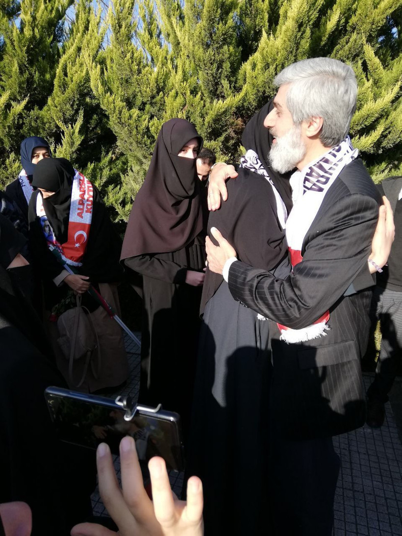 Alparslan Kuytul cezaevinden çıktı eşine ve çocuklarına böyle sarıldı - Resim: 3