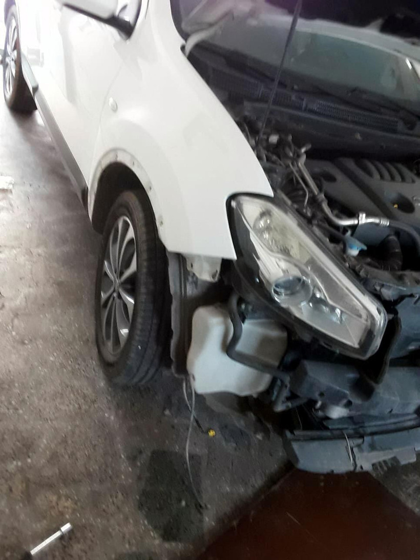 Çekicinin yoldan kaldırdığı aracını dağılmış halde buldu - Resim: 4