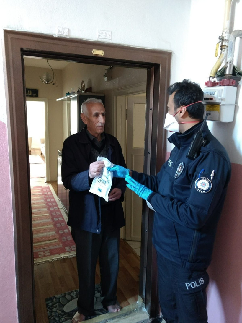 EGM yaşlı ve hasta vatandaşlardan gelen talepleri eksiksiz karşılıyor - Resim: 1