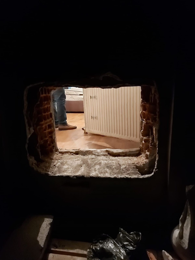 Şok baskın! Trabzon'da fuhuş için otele gizli geçit yapmışlar - Resim: 4