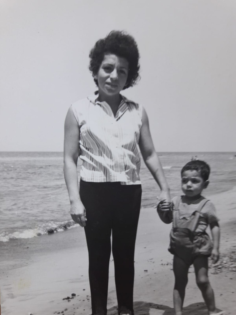 Herkes bunu konuşuyor! Uğur Şahin’in 2 yaşında çekilen fotoğrafı ortaya çıktı - Resim: 4