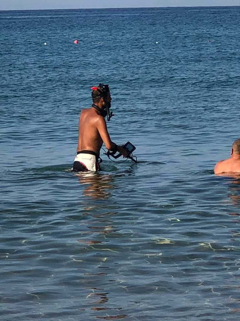 Tatilciler gitti, define avcıları sahile indi! - Resim: 3