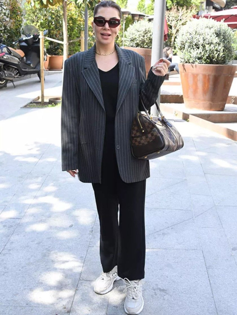 İç çamaşırlı yarı çıplak Aleyna Tilki klibine Ebru Yaşar'dan tepki: Çocuklar görünce... - Resim: 4