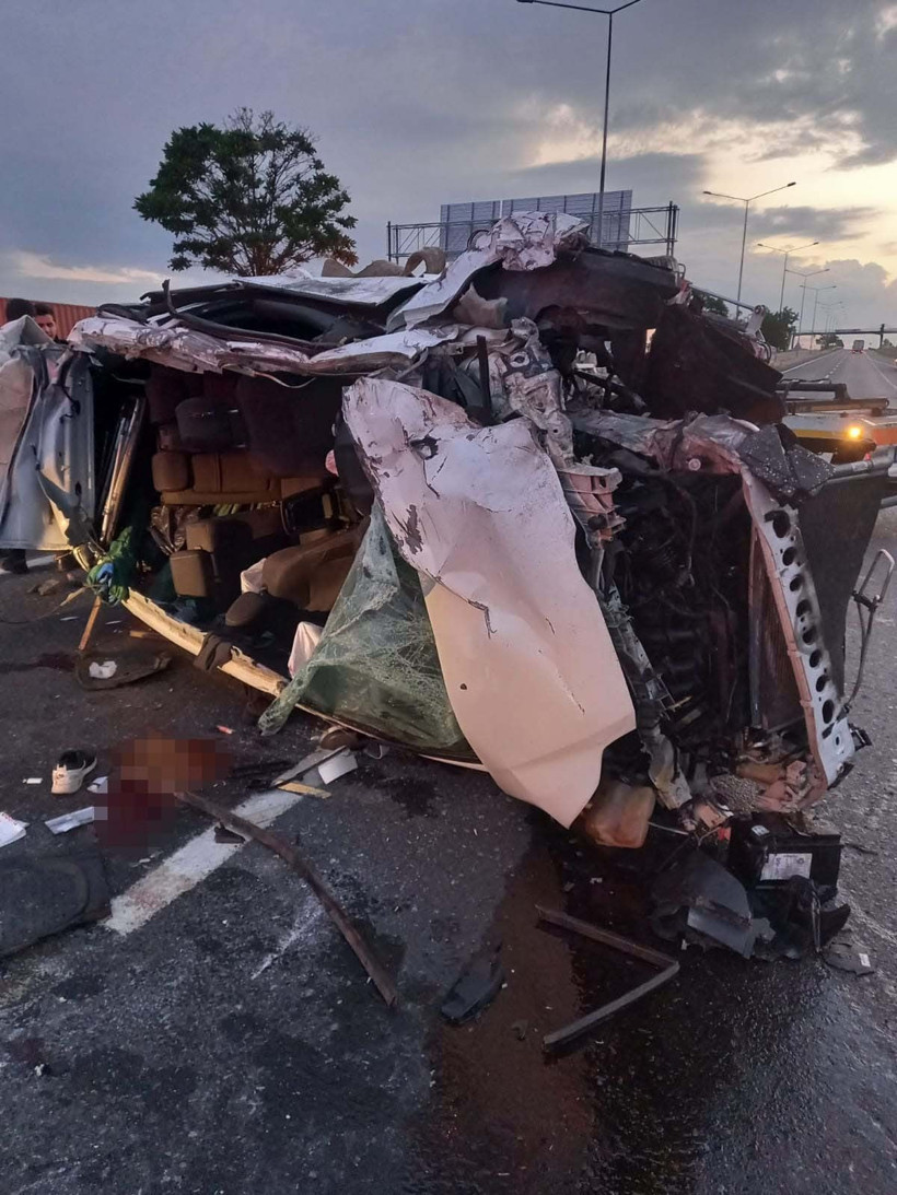 Tekirdağ'da feci  kaza! Arkadan çarptı savruldu hemşire öldü yaralılar var - Resim: 1