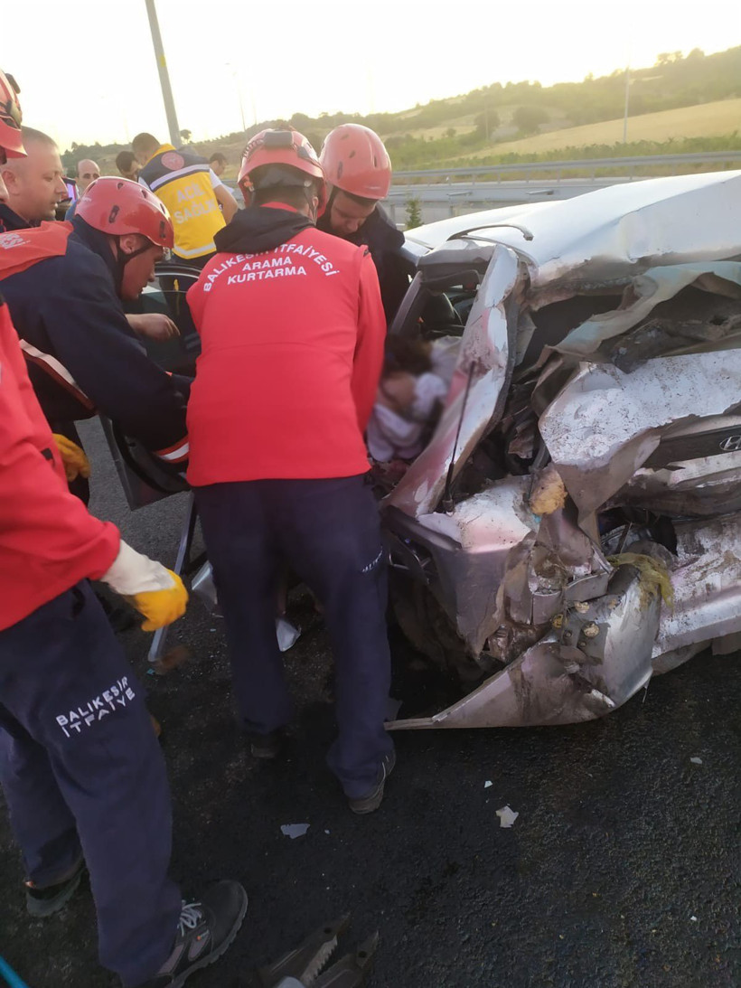 İstanbul-İzmir yolunda feci kaza! Aynı aileden 5 kişi hayatını kaybetti - Resim: 3