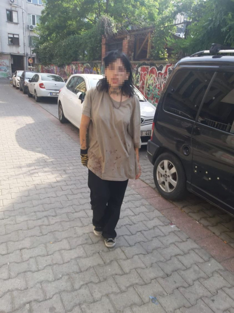 Kadıköy'de sokakta yatan sevgililer! Binaları mesken tutup kabusu yaşattılar - Resim: 1