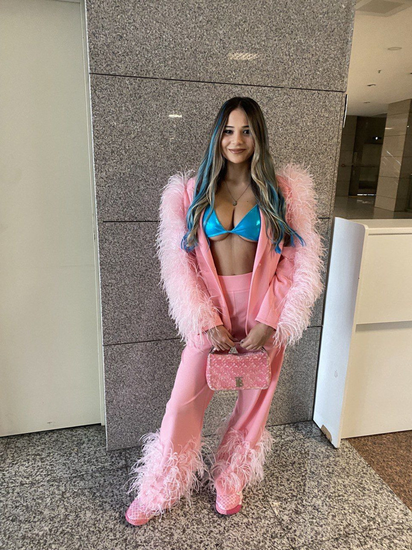 Merve Taşkın, 'müstehcen paylaşım' davasında beraat etti! Duruşmaya sütyenle geldi - Resim: 2