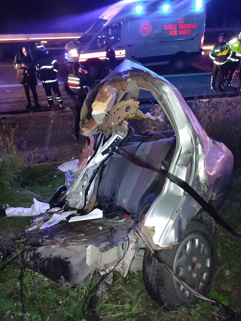 Tekirdağ'da feci olay! Nikaha bir gün kala ikiye bölünen araçta can verdiler - Resim: 4