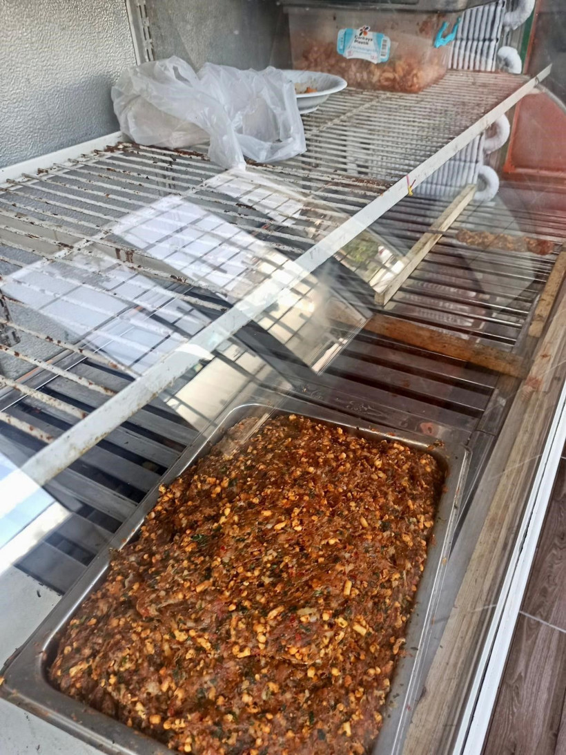 Yabancı uyruklunun Hatay'da kaçak işlettiği lokantanın hali mide bulandırdı! - Resim: 3