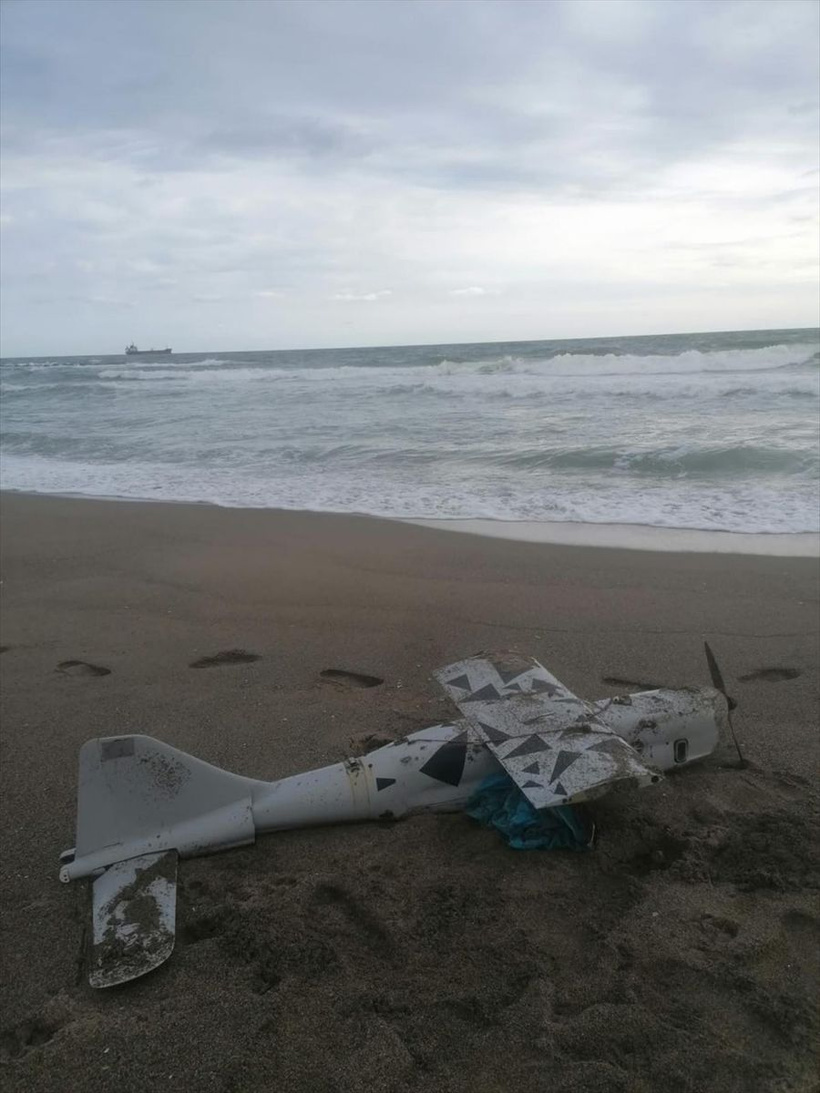 Görenler hemen ihbar etti! Sakarya'da sahilde İHA bulundu - Resim: 2