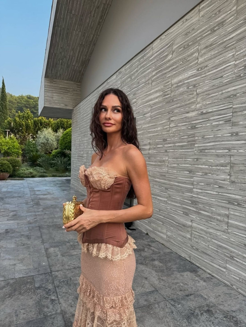 Yasemin Ergene spor salonundan paylaştı! Omuz kasları olay... - Resim: 2