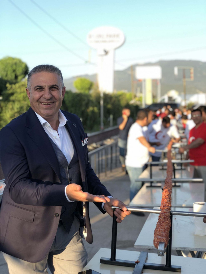 Adanalı boru kebapçısı, oğlunun düğününde 60 metrelik kebap yaptı - Resim: 2