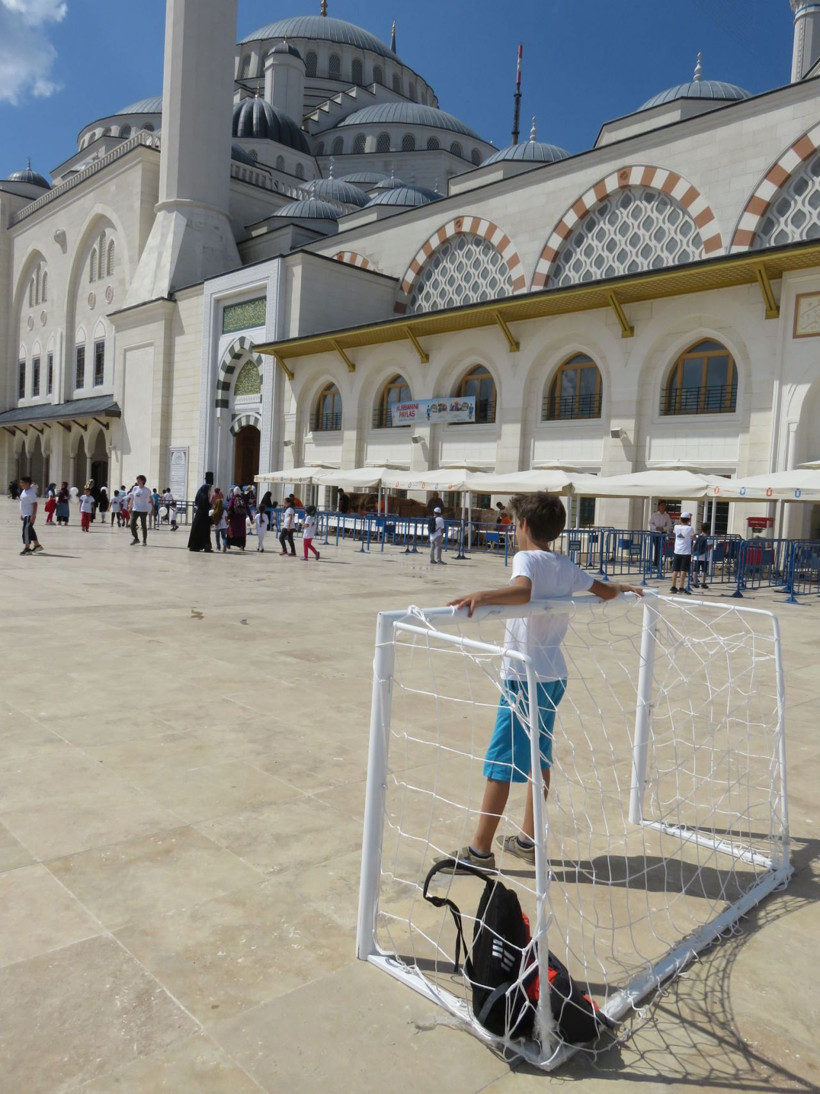 Büyük Çamlıca Camii'nde dev Türk bayrağı açıldı - Resim: 3