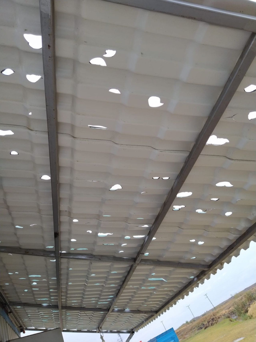 Edirne'de ceviz büyüklüğünde dolu yağdı! Masayı tenteyi deldi geçti - Resim: 3