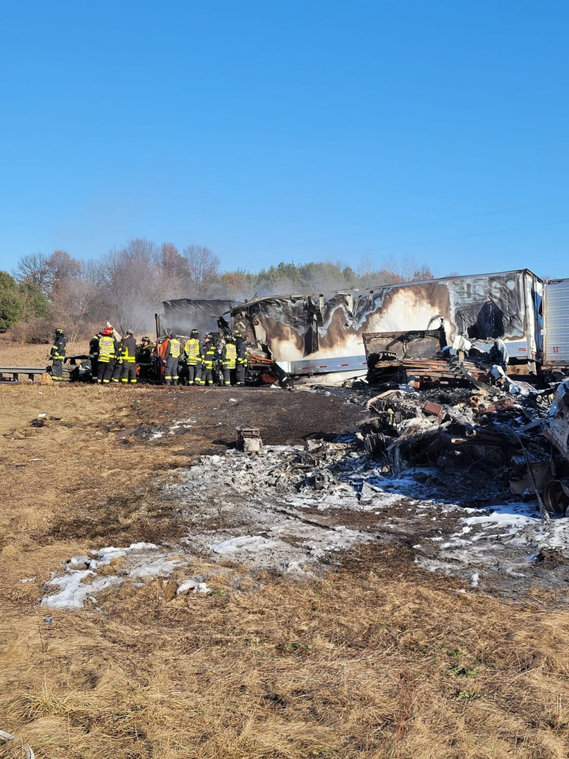 ABD'de feci zincirleme kaza! 40 araç birbirine girdi: Yol trafiğe kapatıldı - Resim: 2