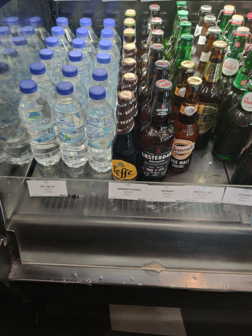 İstanbul Havalimanı'nda fiyatlar uçuyor! Su 31 TL, sandviç 100 TL, Pizza 530 TL - Resim: 4