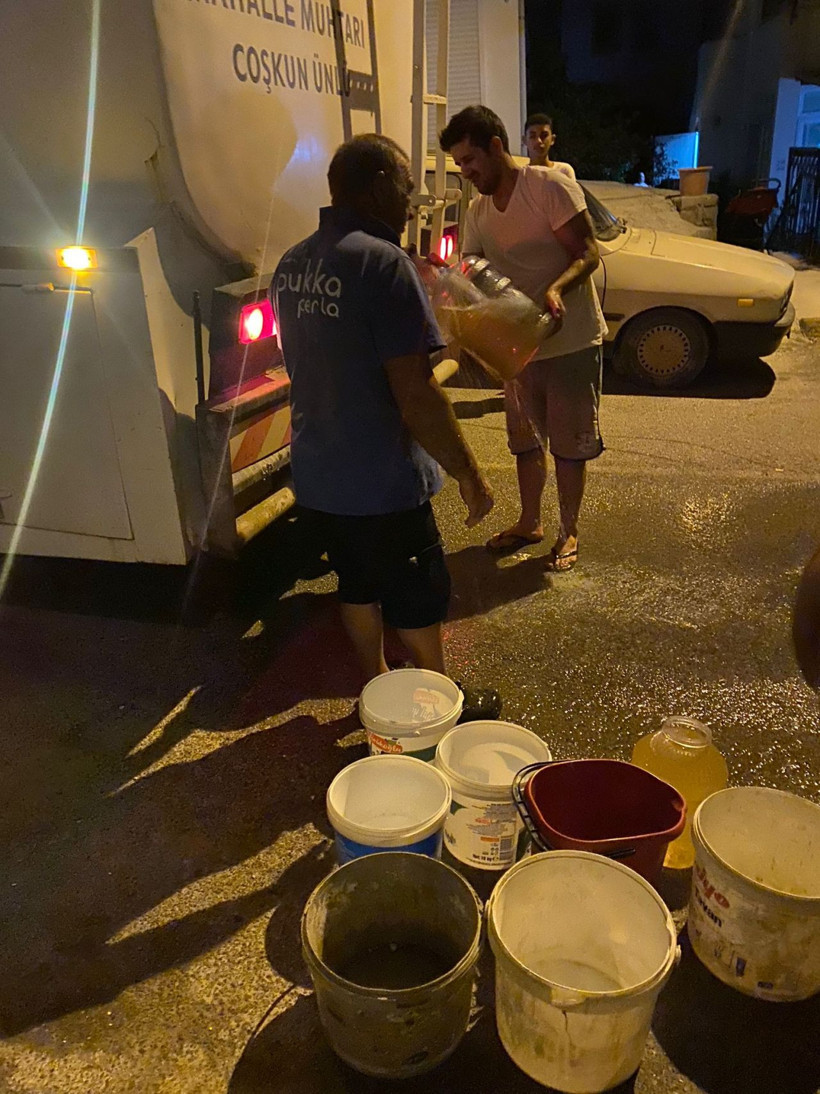 Turizm cenneti Bodrum'da sefalet! Sular kesildi muhtar tankerle su dağıttı işte o görüntüler - Resim: 4