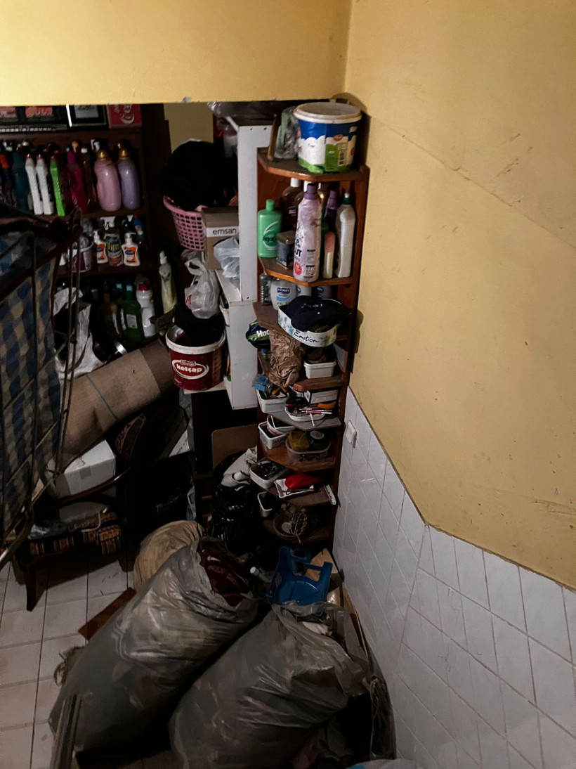 Çekmeköy'de çöp evi torunları ihbar etti! 6 yıldır biriktirmişler - Resim: 4