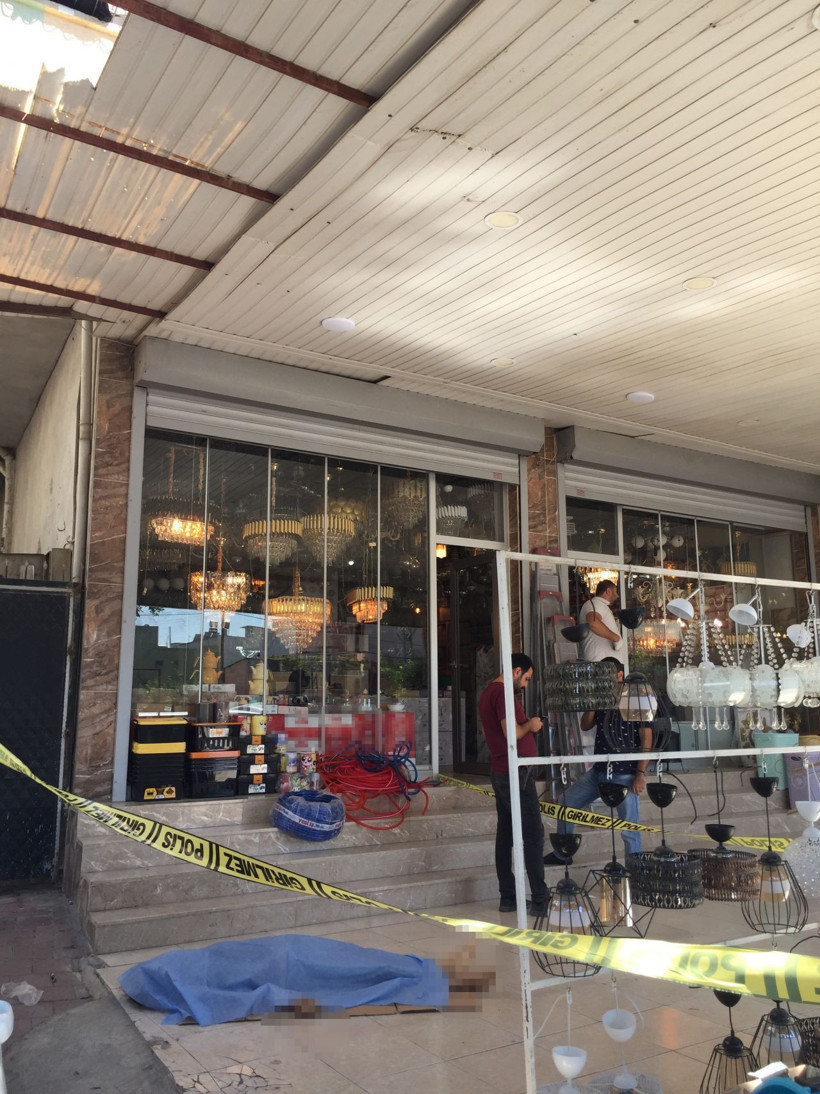 Adana'da odunlukta korkunç manzara! İşkence gören kadın kendisini asarak intihar etti - Resim: 2